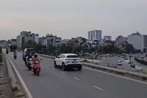 Từ ngày 25/9: Tạm đóng đê Long Biên - Xuân Quan ban đêm