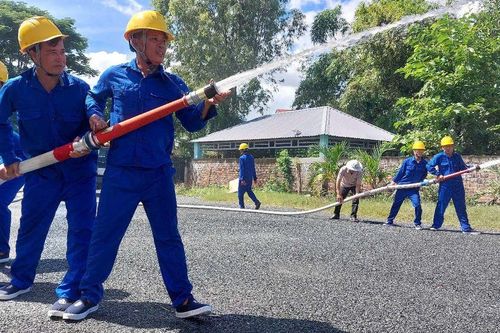 Người đàn ông ở Đồng Tháp chi gần 1,5 tỷ đồng mua máy chữa cháy, cứu xóm làng