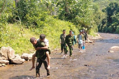Bỏ nhà đi 2 ngày, người đàn ông được phát hiện trong tình trạng yếu ớt