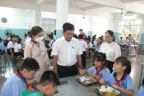 Ra mắt mô hình Tick xanh trách nhiệm suất ăn trường học
