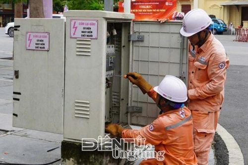 Đề xuất chuyển EVN về Bộ Công Thương để triển khai Quy hoạch điện VIII