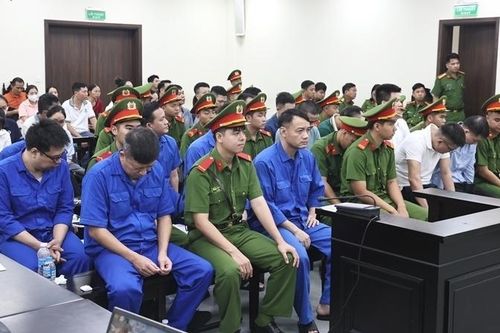 Hai 'ông trùm' sản xuất 187.000 hộp sữa giả bị đề nghị án 30 năm tù