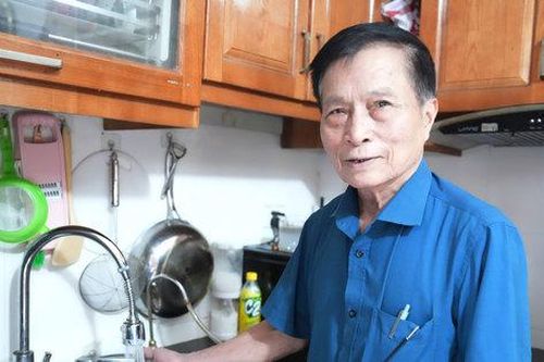 Niềm vui khi nước sạch sông Đà về tới Hữu Bằng, xã Tây Phương