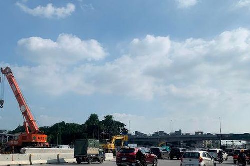 Hà Nội điều chỉnh điểm quay đầu trên đường Cổ Linh để thi công hầm chui