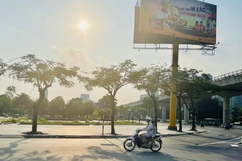 Hà Nội và Miền Bắc nắng liên tục rồi lại sắp đón đợt không khí lạnh mới?