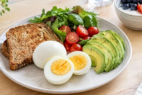 Sau tuổi 50, ăn trứng buổi sáng có giúp giữ cơ, giảm mỡ?