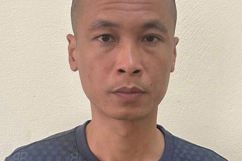 Mâu thuẫn trong nhà, con trai dùng dao tấn công bố đẻ