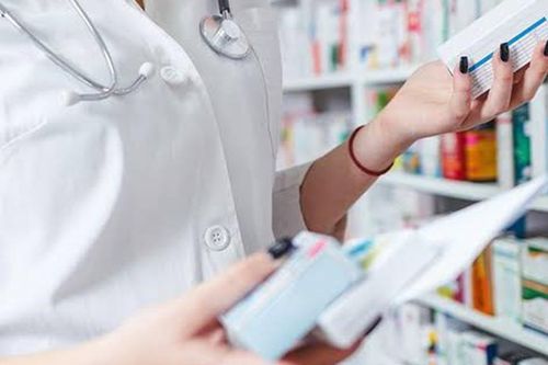 'Người gác cổng' thầm lặng và câu chuyện dùng thuốc an toàn hợp lý