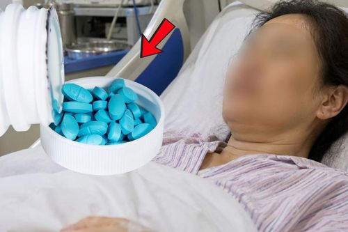 Dùng viên thuốc màu xanh suốt 2 năm, người phụ nữ phải cấp cứu trong đêm