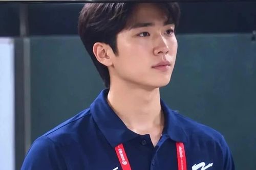 Anh phiên dịch gây sốt tại ASIAD 2026 vì ngoại hình như nam chính phim Hàn