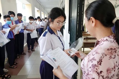 Bộ GD-ĐT đề xuất bỏ môn thi thứ ba trong kỳ thi tuyển sinh lớp 10