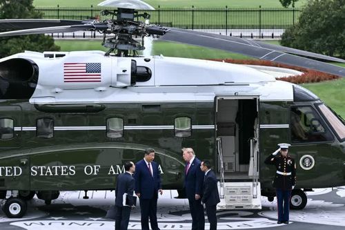 Ông Trump mời ông Tập Cận Bình tham quan trực thăng Marine One
