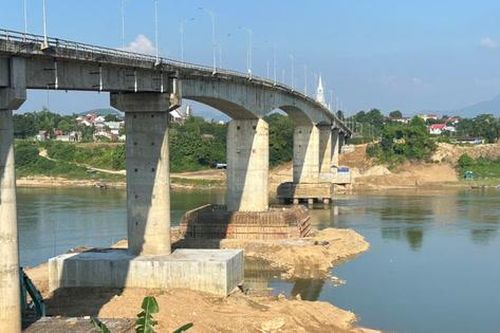 Sửa chữa cầu Sông Lô vẫn chậm tiến độ