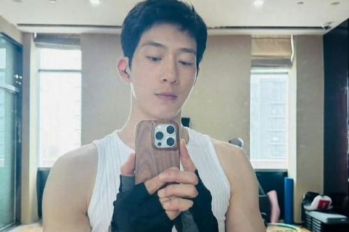 Mỹ nam đình đám bất ngờ bị chỉ trích
