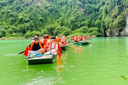 Cuộc đua mới của ngành du lịch: Làm sao để được cả du khách lẫn AI lựa chọn