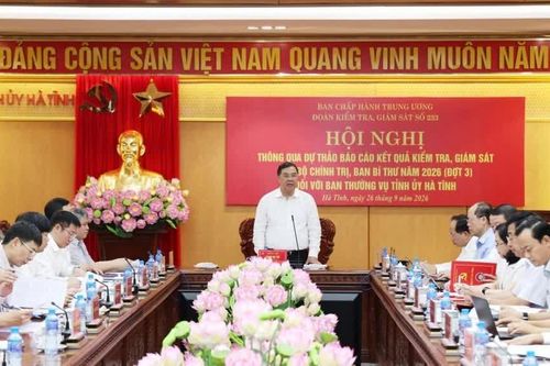 Ban Thường vụ Tỉnh ủy Hà Tĩnh cần tiếp tục phát huy truyền thống đoàn kết, xây dựng Hà Tĩnh phát triển nhanh, bền vững