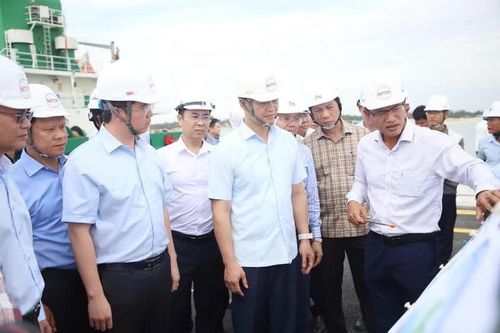 Bí thư Tỉnh ủy Quảng Trị Vương Quốc Tuấn yêu cầu đẩy nhanh, không để lùi thêm mốc thời gian nào các dự án động lực, trọng điểm