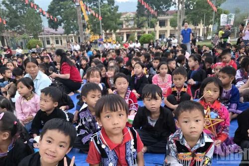 Ấm áp Trung thu 'Điều ước cho con' giữa núi rừng Bản Liền
