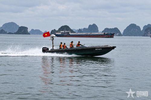 Cứu nạn dưới nước: Khẩn trương nhưng phải an toàn