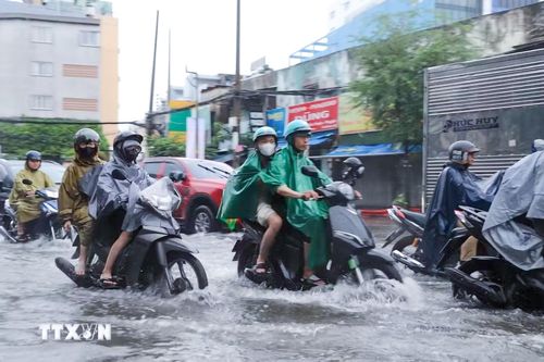 Thời tiết hôm nay (26-9): Trung Bộ và Nam Bộ có mưa dông