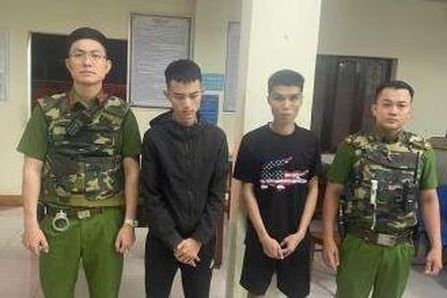 Thanh niên 'ngậm đá' chơi Trung thu