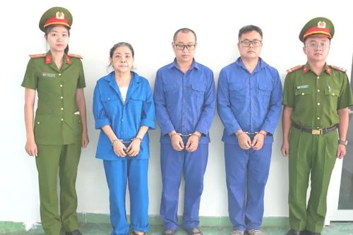 Khởi tố nhóm đối tượng in trái phép 21.000 quyển sách tại TPHCM
