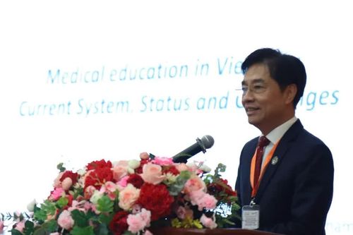 Đào tạo bác sĩ phải đạt năng lực thực hành