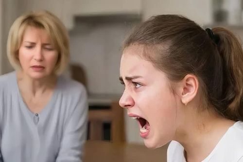 Vì sao trẻ thu mình, cáu gắt?
