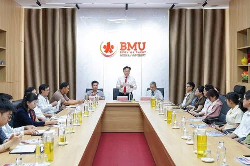 Một trường đại học ở Đắk Lắk 'trải thảm đỏ' hút giảng viên