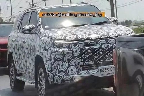 Toyota Fortuner thế hệ mới tiếp tục lộ diện trên đường phố