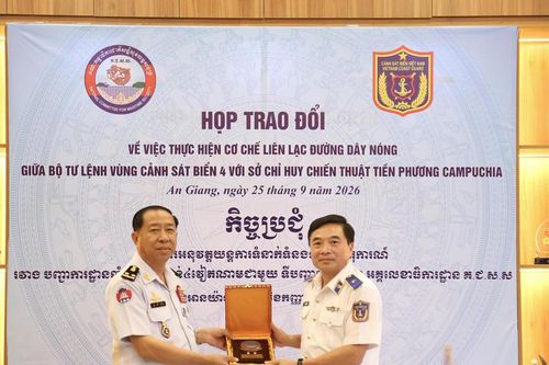BTL Vùng Cảnh sát biển 4 tiếp và làm việc với Sở Chỉ huy Chiến thuật tiền phương Campuchia