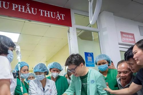 Phút cuối xúc động tiễn biệt nữ bác sĩ hiến tạng, cứu sống ba người