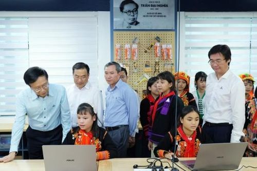 [VIDEO] Đưa khoa học, công nghệ và đổi mới sáng tạo đến gần hơn với học sinh vùng biên