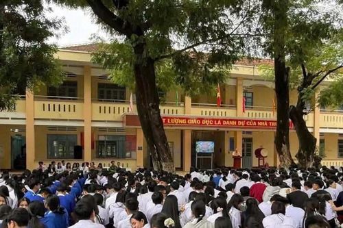 Gần 2.000 học sinh được hướng dẫn kỹ năng lái xe an toàn