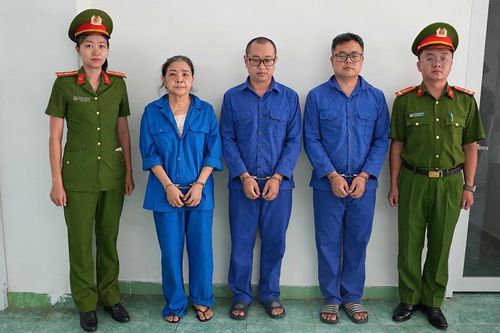 Công an TPHCM khởi tố, bắt 3 đối tượng in lậu 21.000 quyển sách