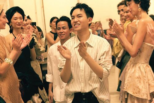 Nhà thiết kế Việt sinh năm 2000 có 3 show diễn tại Milan Fashion Week là ai?
