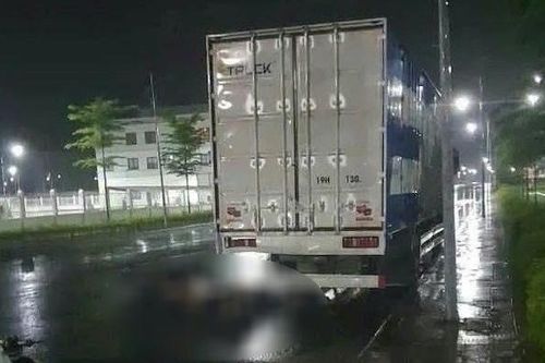 Đâm vào xe tải đỗ bên đường ở Hải Phòng, ba thanh niên đi xe máy tử vong tại chỗ