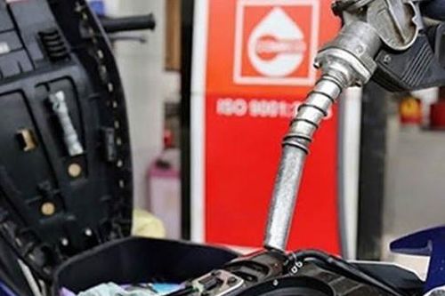 Có nên đổ đầy bình xăng cho xe máy hay chỉ nên đổ vừa đủ?