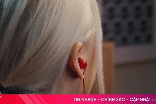 Đeo tai nghe chơi game lâu bị đau tai, game thủ nên chọn loại nào?