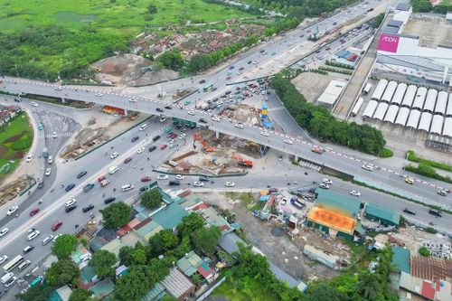 Hà Nội cấm ô tô quay đầu, rẽ trái trên đường Cổ Linh giờ cao điểm