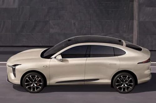 Xe gầm cao công suất 680 mã lực, phạm vi hoạt động 750km, giá chưa tới 800 triệu đồng