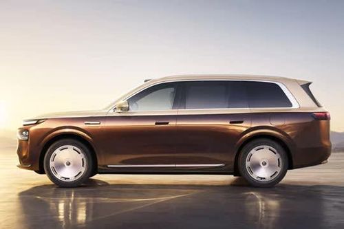 SUV dài hơn 5,3 mét, mạnh 612 mã lực, di chuyển 465km không cần đổ xăng, giá hơn 1,1 tỷ đồng