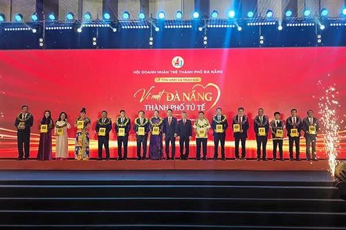 15 cá nhân được trao giải thưởng 'Vì một Đà Nẵng – Thành phố tử tế' năm 2026