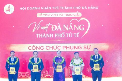 Đà Nẵng: Vinh danh 15 cá nhân tại Giải thưởng “Thành phố tử tế”