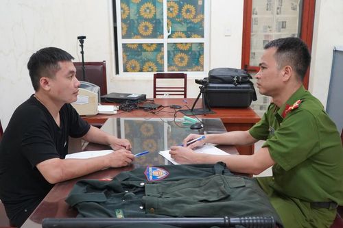 Giả danh Cảnh sát cơ động chặn xe, khiến người vi phạm tử vong