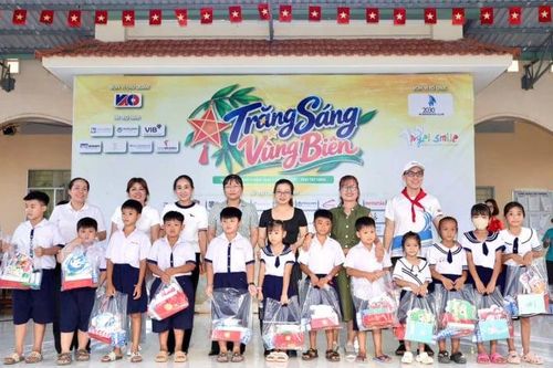 850 phần quà trung thu dành cho học sinh vùng biên Tây Ninh