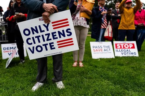 Tòa án tối cao cho phép chính quyền Trump dùng cơ sở dữ liệu liên bang kiểm tra cử tri
