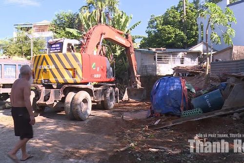 Lãnh đạo phường Hạc Thành kiểm tra, chỉ đạo công tác lập lại trật tự đô thị, vệ sinh môi trường