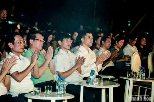 “Cả một trời thương nhớ” - Đêm nhạc đong đầy cảm xúc tại sân khấu bên hồ Báo và Phát thanh, truyền hình Thanh Hóa