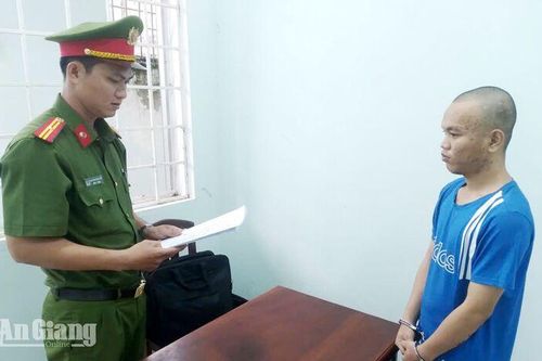 Khởi tố, tạm giam đối tượng điều khiển xe tông Cảnh sát giao thông